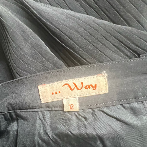 …Way size 12, lined, black dress skirt. - Picture 5 of 5